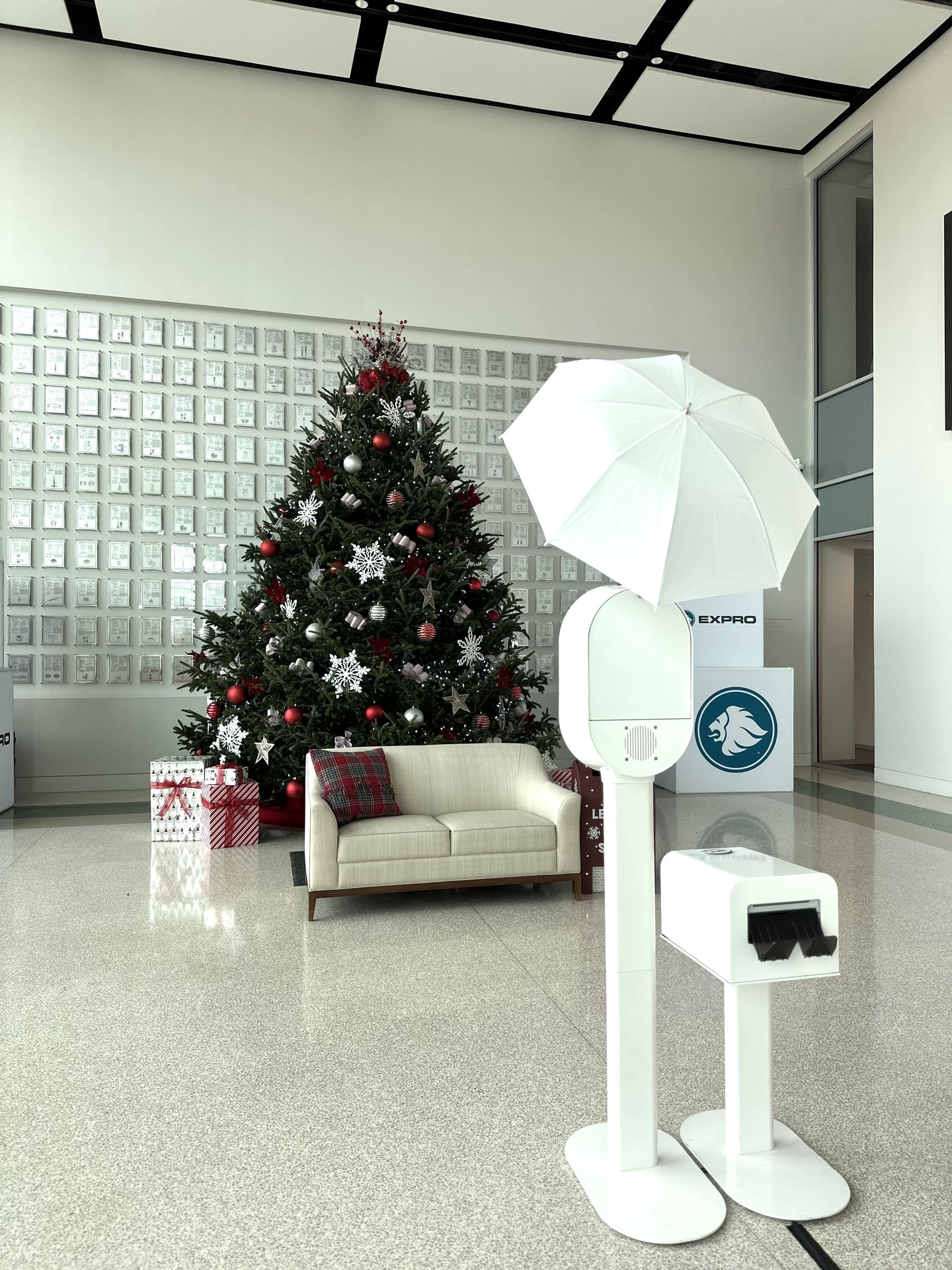 Lafayette holiday photo booth image 262