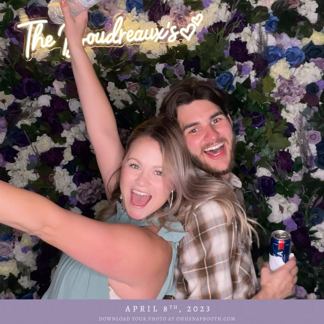 Ohh Snap Social Booth 310 | Lafayette Photo Booth Rental