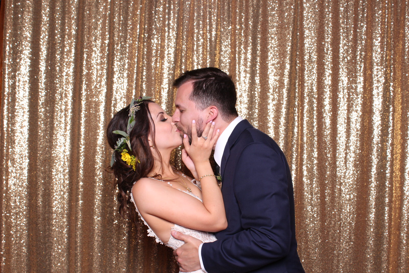 4 Benefits of Having a Photo Booth at Your Wedding | Lafayette Photo Booth | Ohh Snap