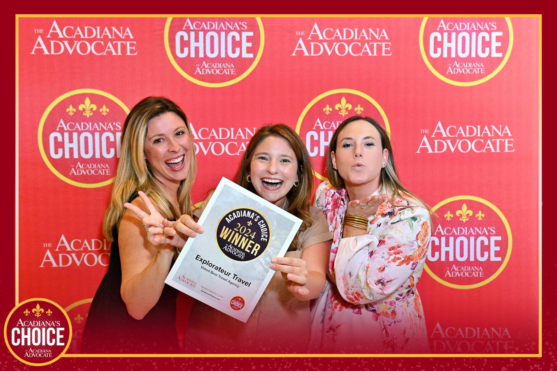 Selfiebot vs. Roaming Photography: What’s Better for Your Event? | Lafayette Photo Booth | Ohh Snap